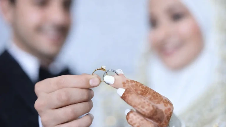 moroccan wedding ring exchange with blurred faces