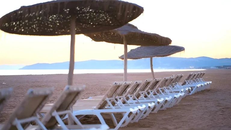 relax sets in the beach